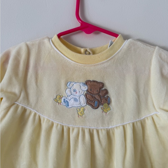 Vintage 90s Baby One-Piece Velour Romper Pastel Yellow Embroidered Animals 6 Mos - Picture 2 of 15